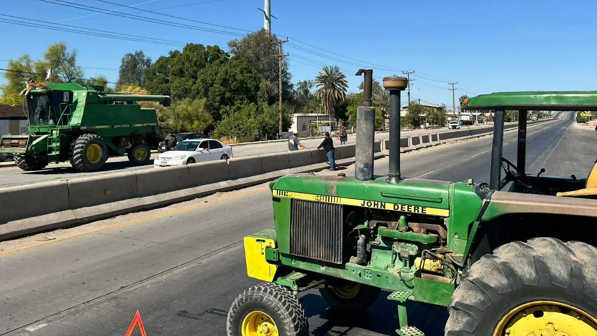 Piden empresarios se levante el bloqueo VF (3)