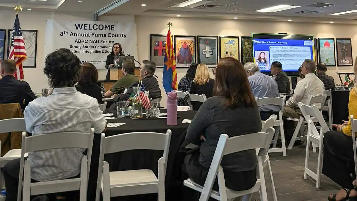 UES participa en foro binacional (1)