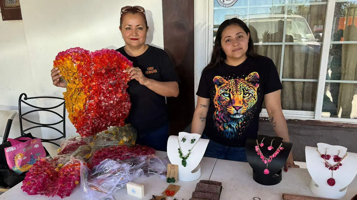 Pejereinas elaboran accesorios (3)