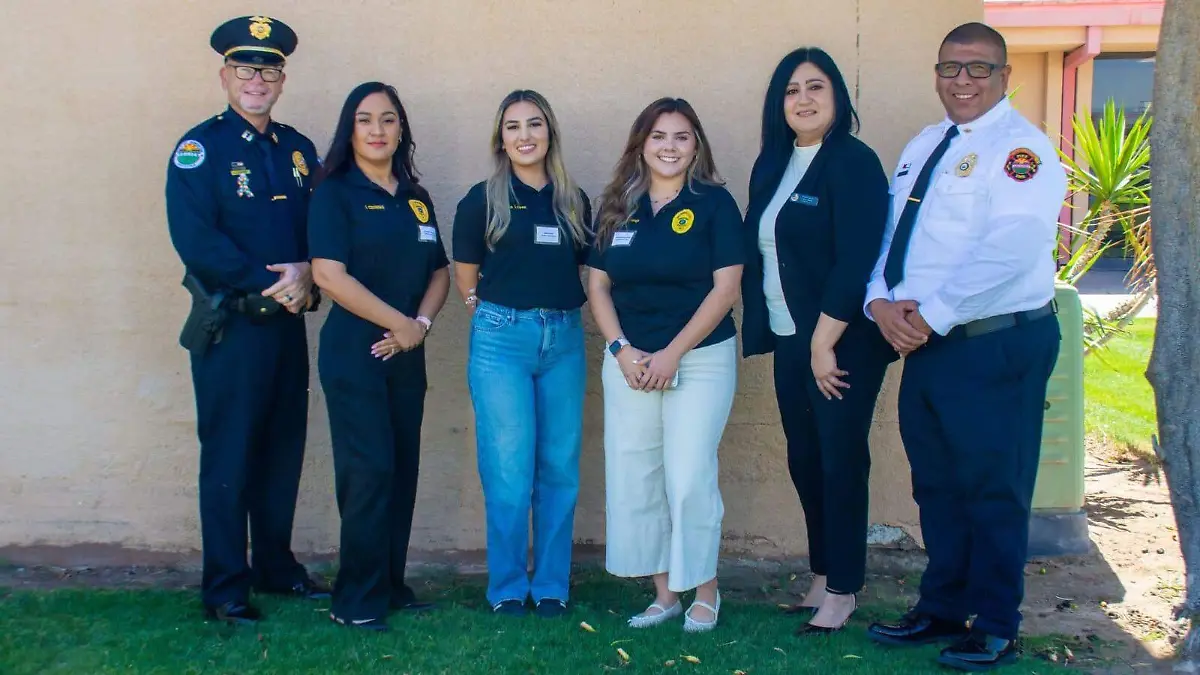 Reconocen a operadores del 911 (2)