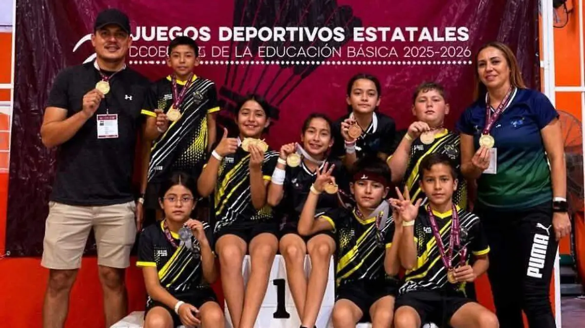 Destacan estudiantes de la esc Maria Mendoza (2)