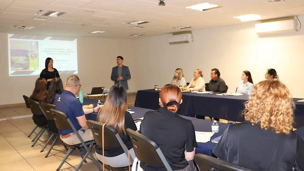 Orientan a comercios sobre recursos humanos  (5)