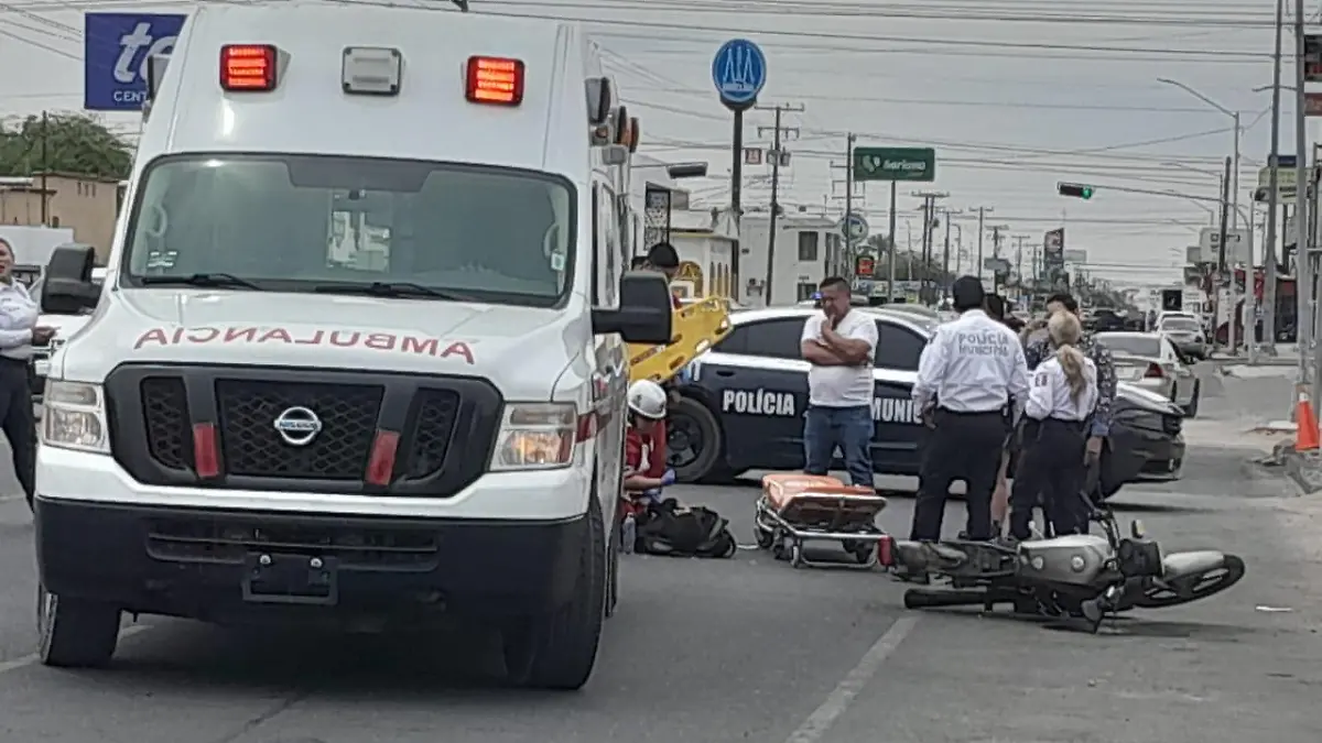 Motocicloista lesionado en fuerte choque