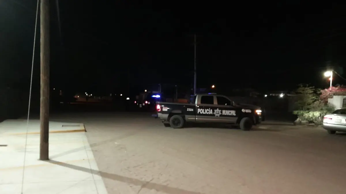 Investigan muerte de mujer hallada en la calle