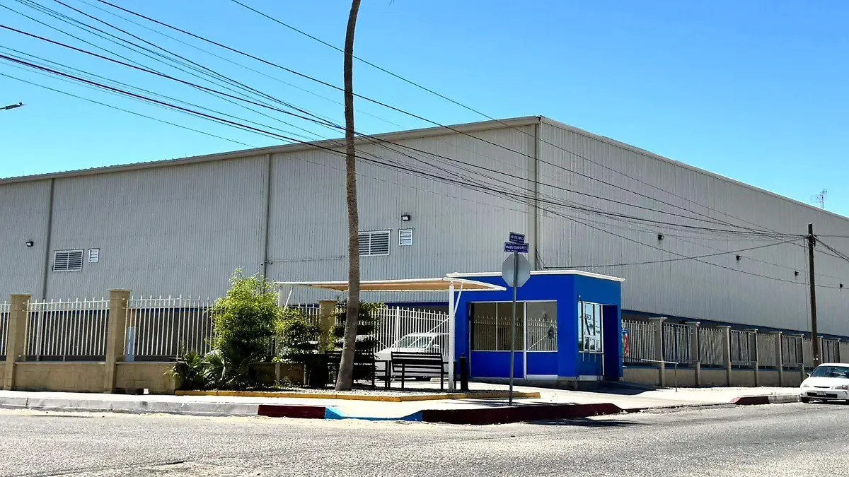 Prevén cierre de maquiladora VF (3)