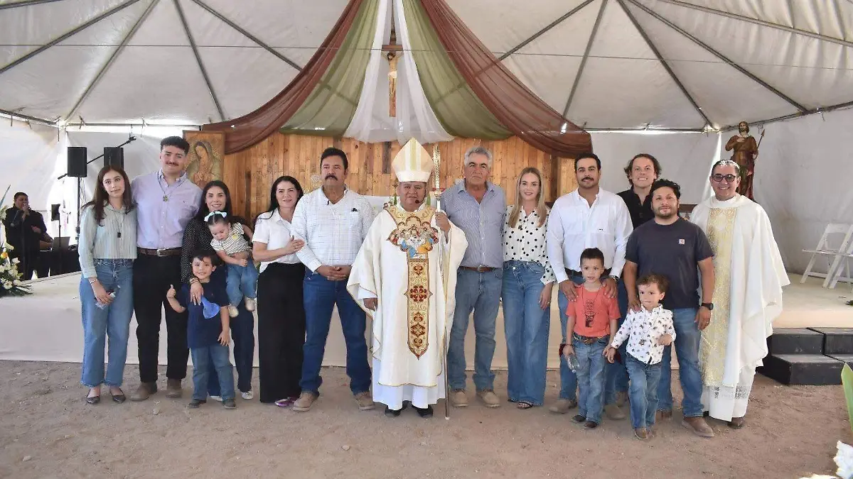 Realizan misa a trabajadores del campo (4)