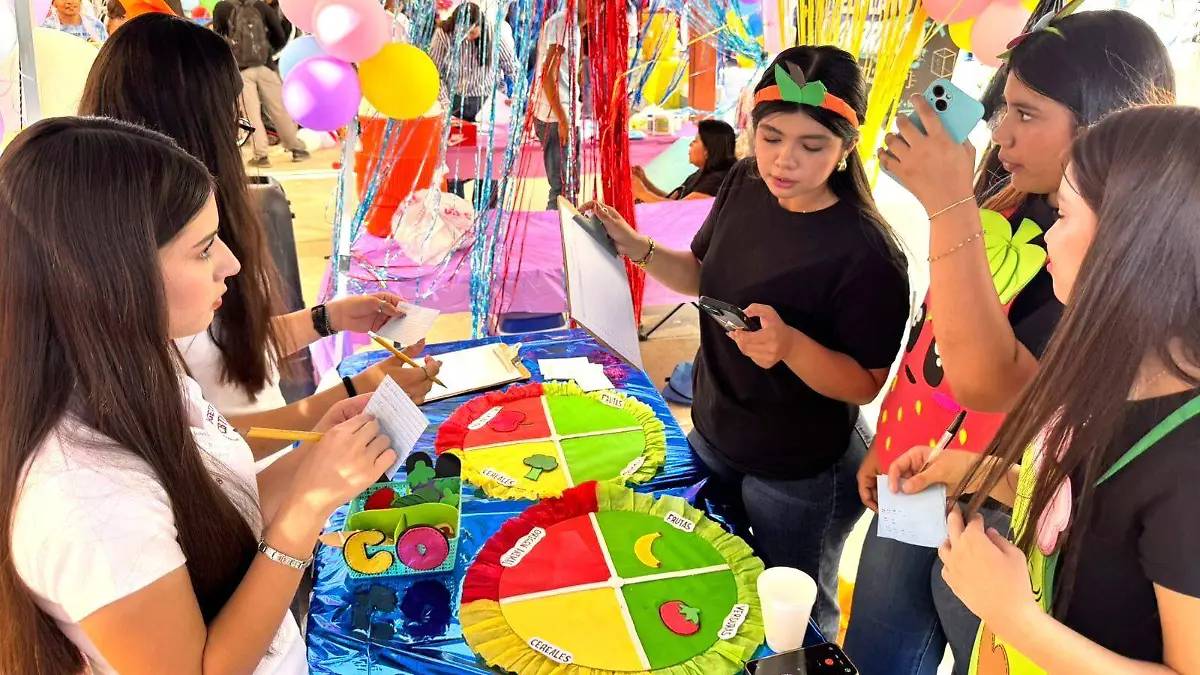 Estudiantes del Cbtis 33 realizaron la Feria de Matemáticas VF (4)
