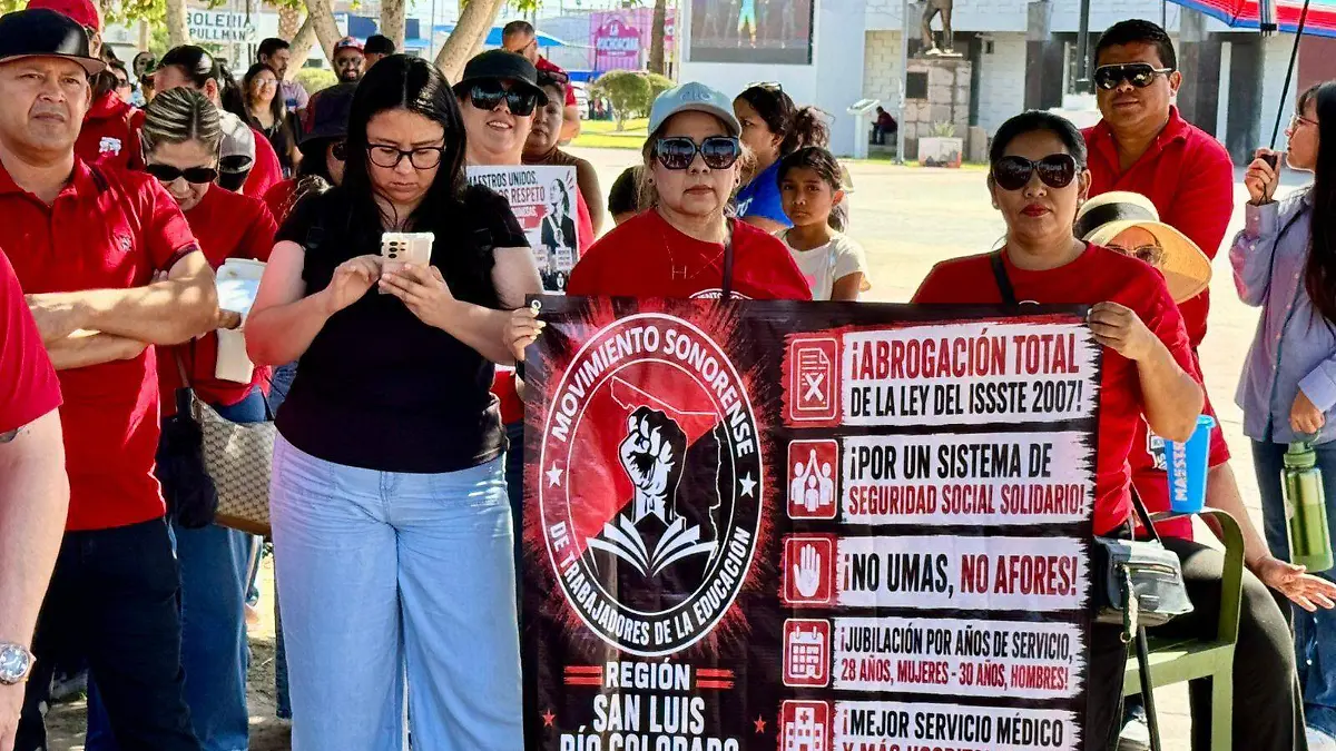 Alrededor de 700 maestros de primaria y algunos de secundaria de escuelas federalizadas VF (1)