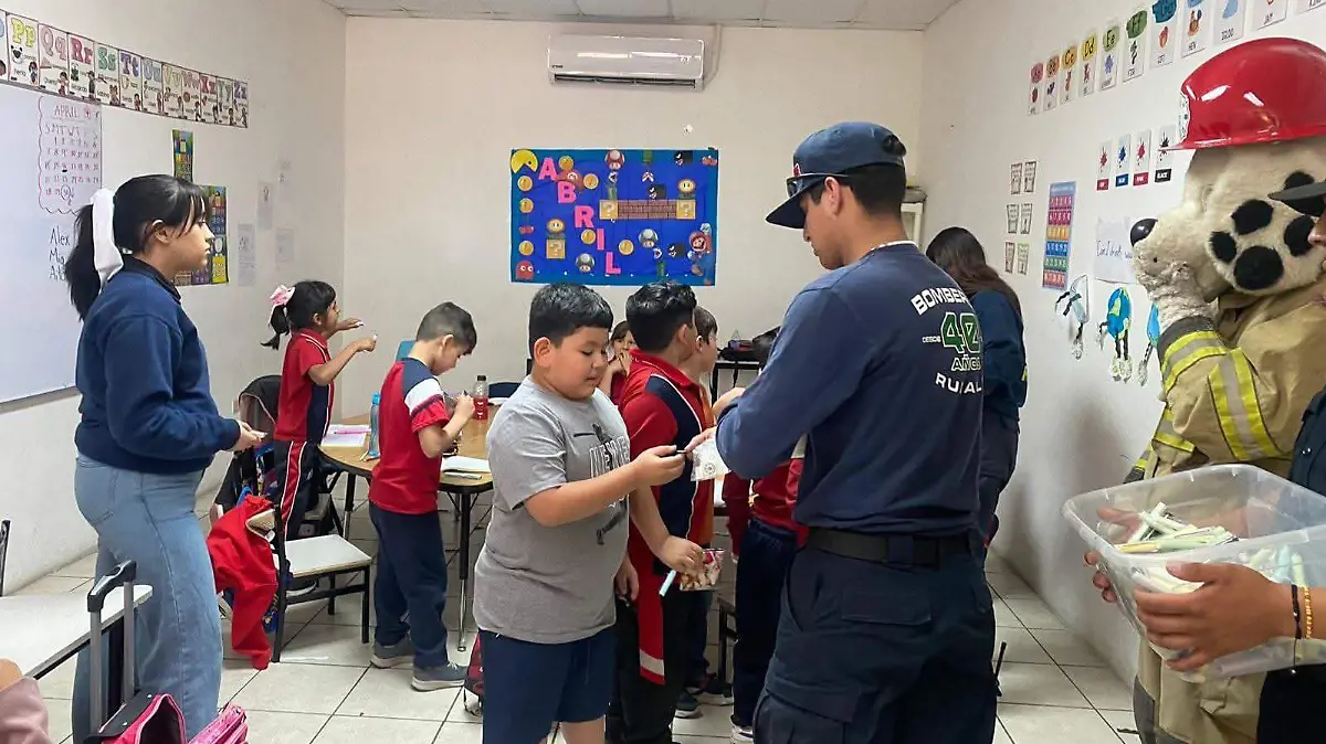 Bomberos tendrán campamento de verano (2)
