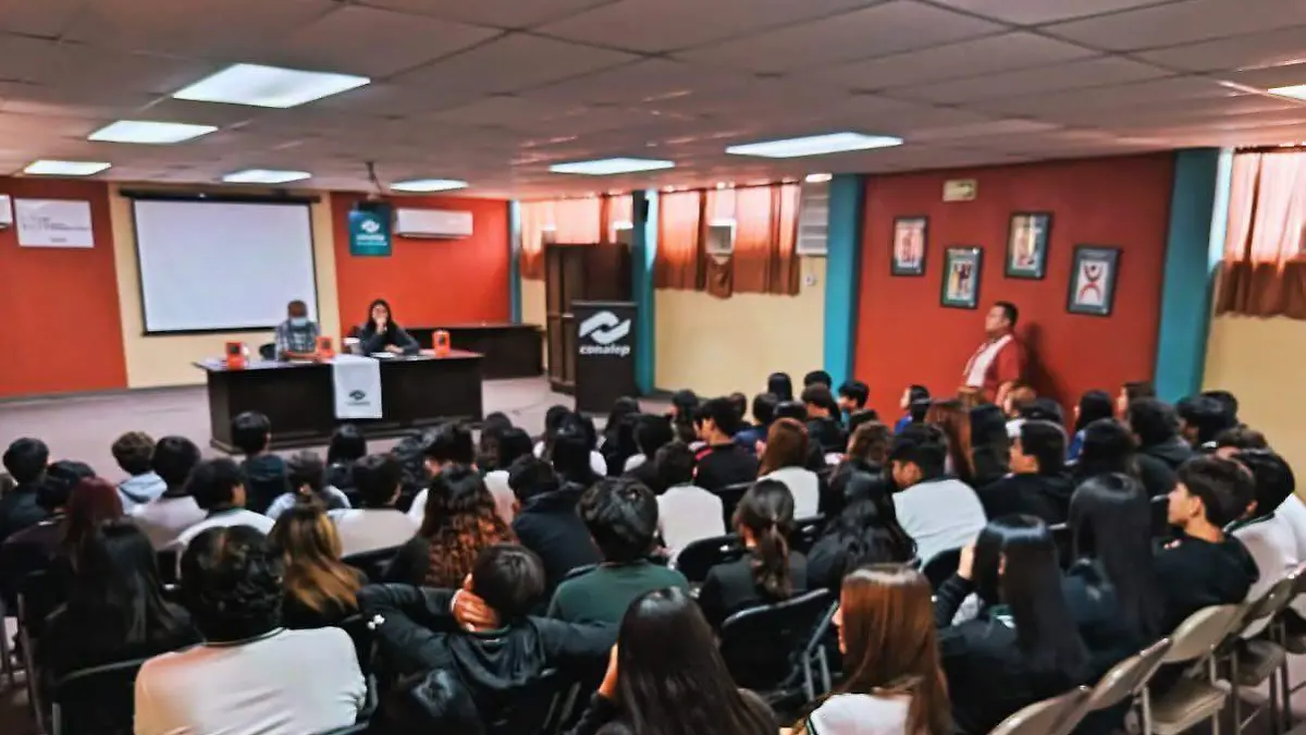 Escritores llevan literatura a las escuelas  (2)