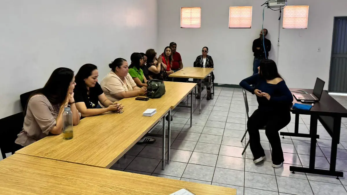 Platicas sobre toerneo de ajedres en primera Félix Soria VF (3)