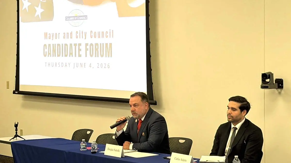 Los candidatos a la alcaldía de Yuma participaron en un foro (1)
