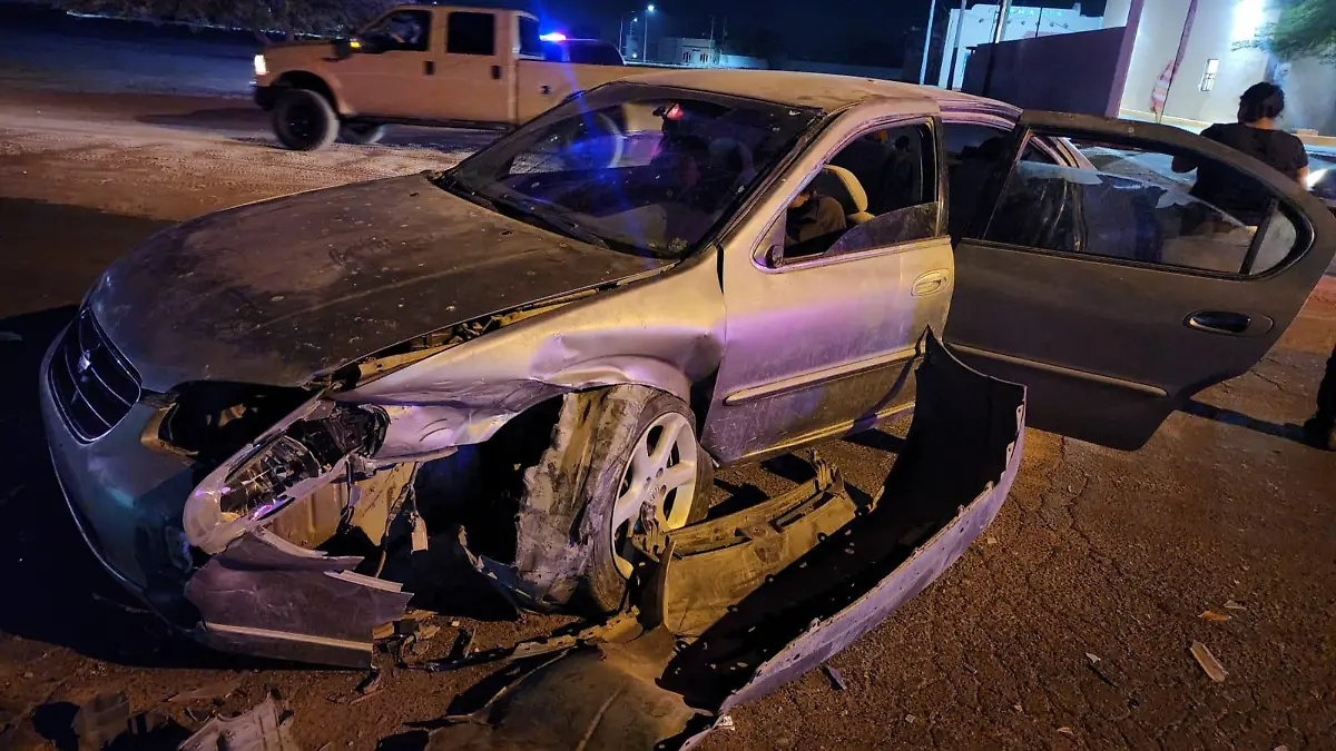 Fuerte choque en la Calzada Monterrey