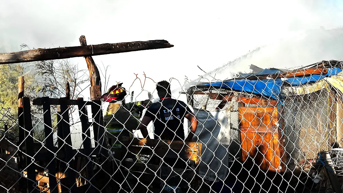 Incendio en el valle puso en peligro varias viviendas
