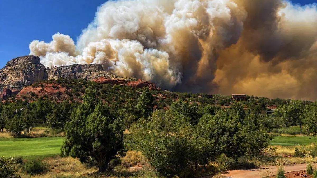 pocket-fire-above-seven-canyons-1024x770
