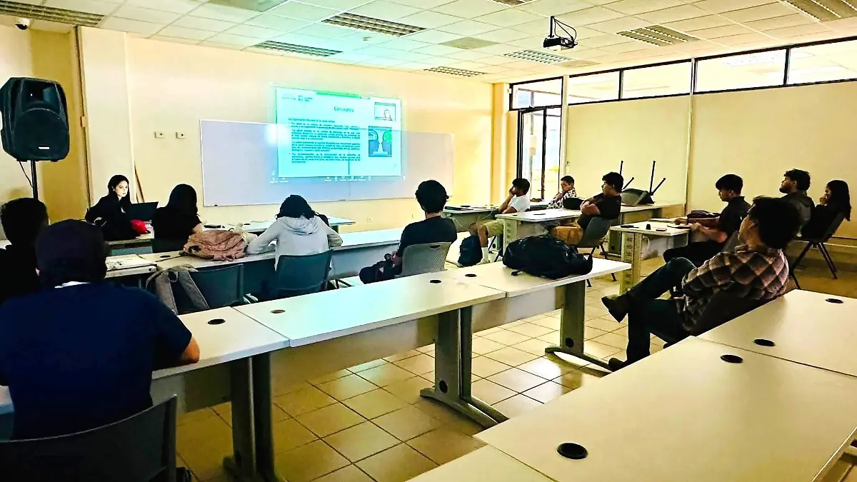 Estudiantes de la carrera de Ingeniería en energía  (1)