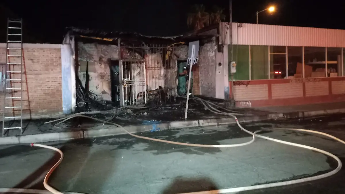 daños totales por incendio en cuartería