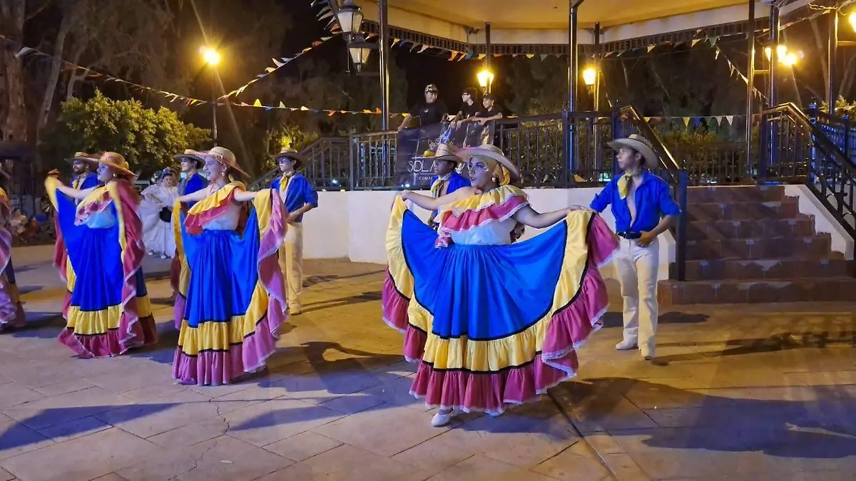 Sol Azteca, 15 años en las fiestas del Carmen (4)