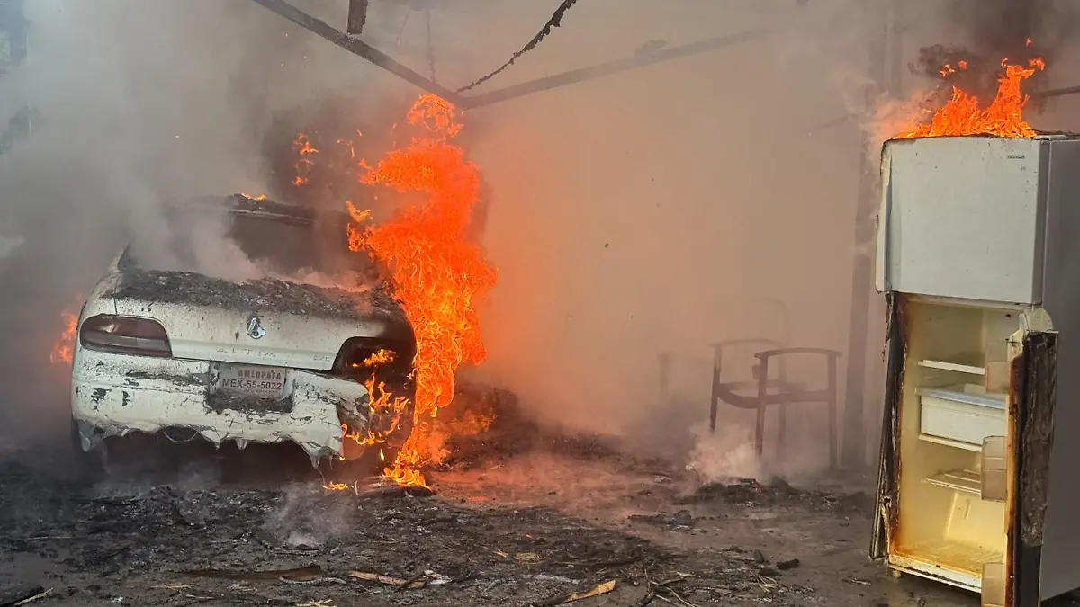 se incendia local de artículos de segunda