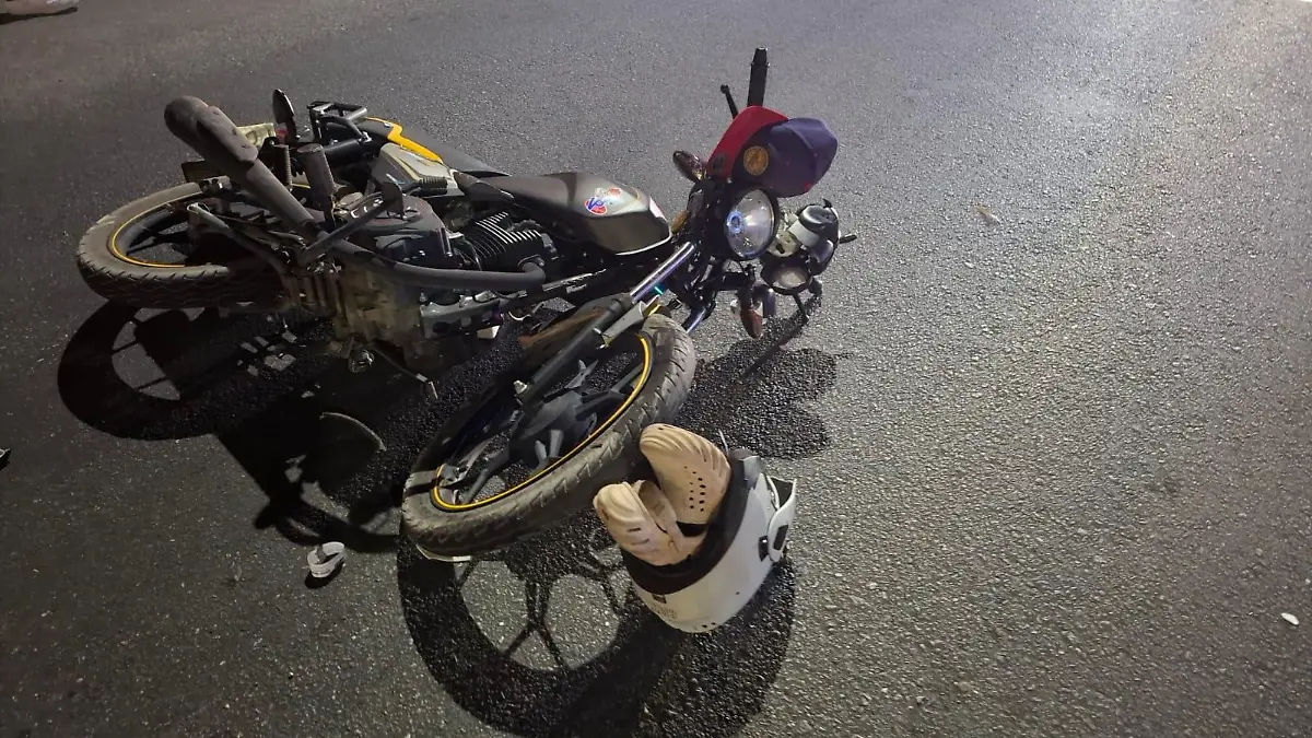 Otro motociclista herido al chocar