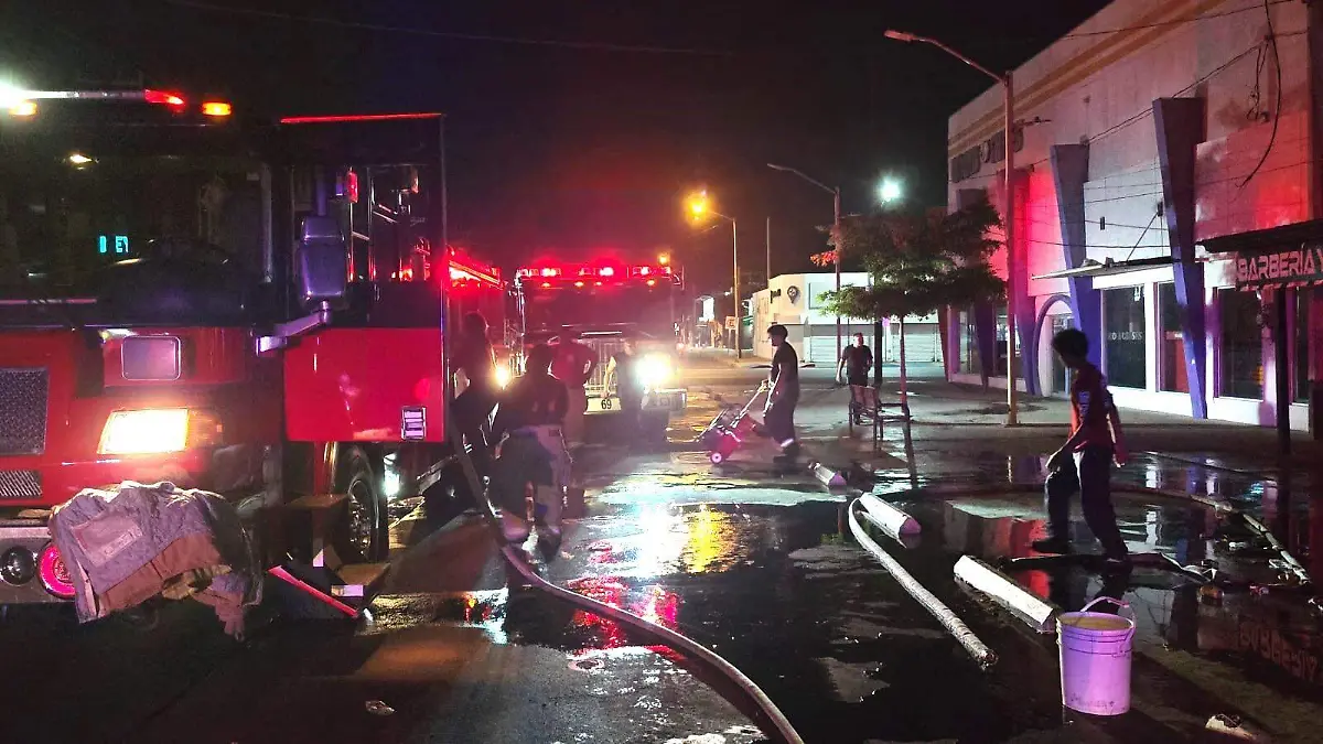 fuerte incendio combatieron los bomberos