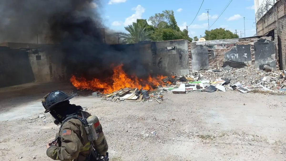 Vagos prenden fuego a cuartería