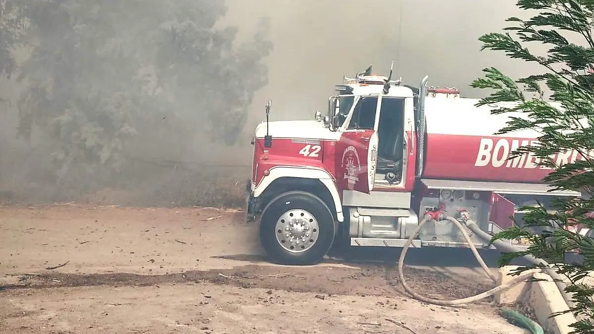 Peligroso incendio  fue combatido por bomberos