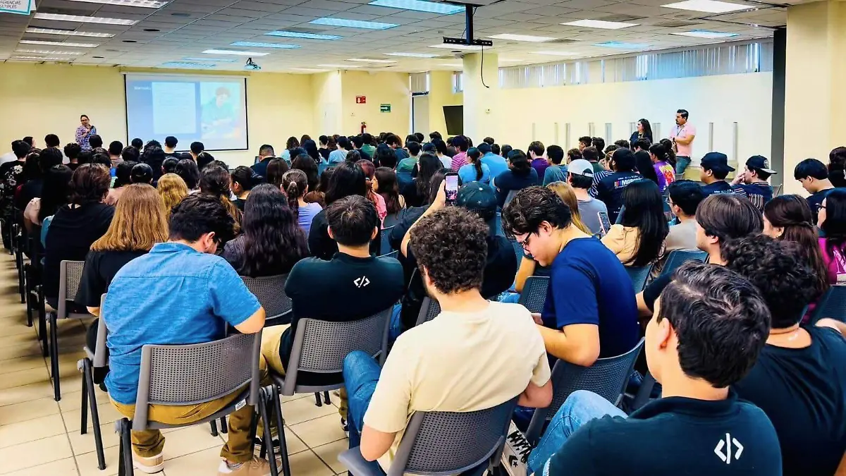 Alumnos de la Universidad Tecnológica tuvieron charlas para inducción (1)