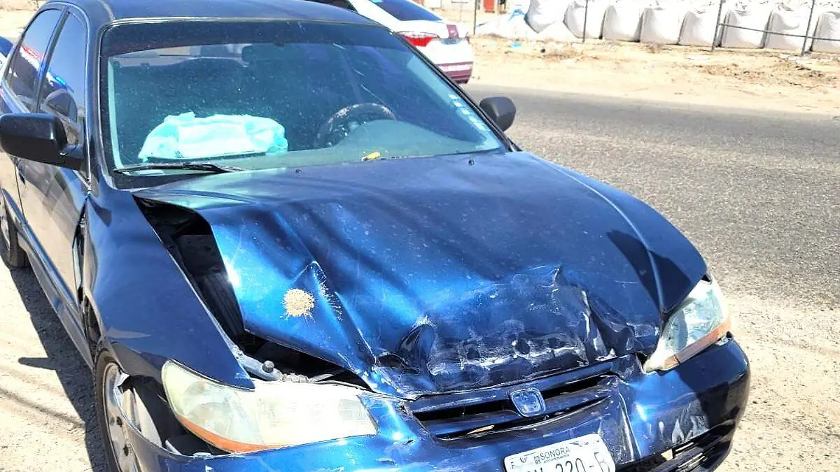 Dos lesionados en choque de autos